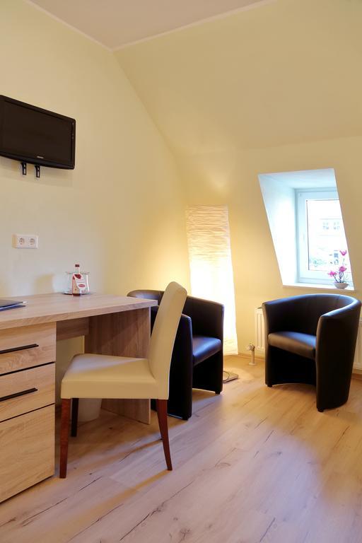 Gasthof Und Hotel Roter Hirsch Claußnitz 部屋 写真